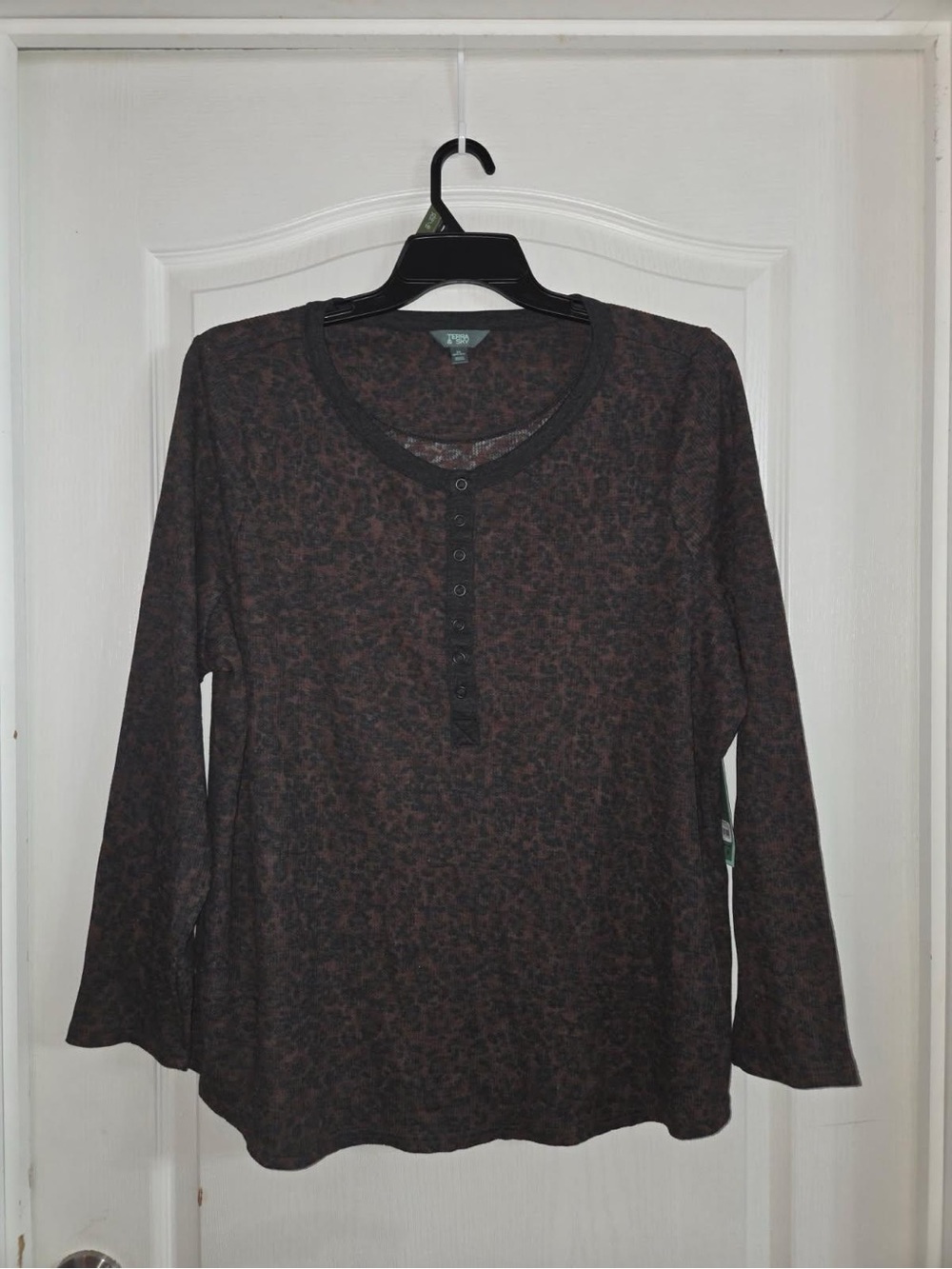 Terra & Sky Women’s Animal Print Top NWT Sz 2X. JY-15